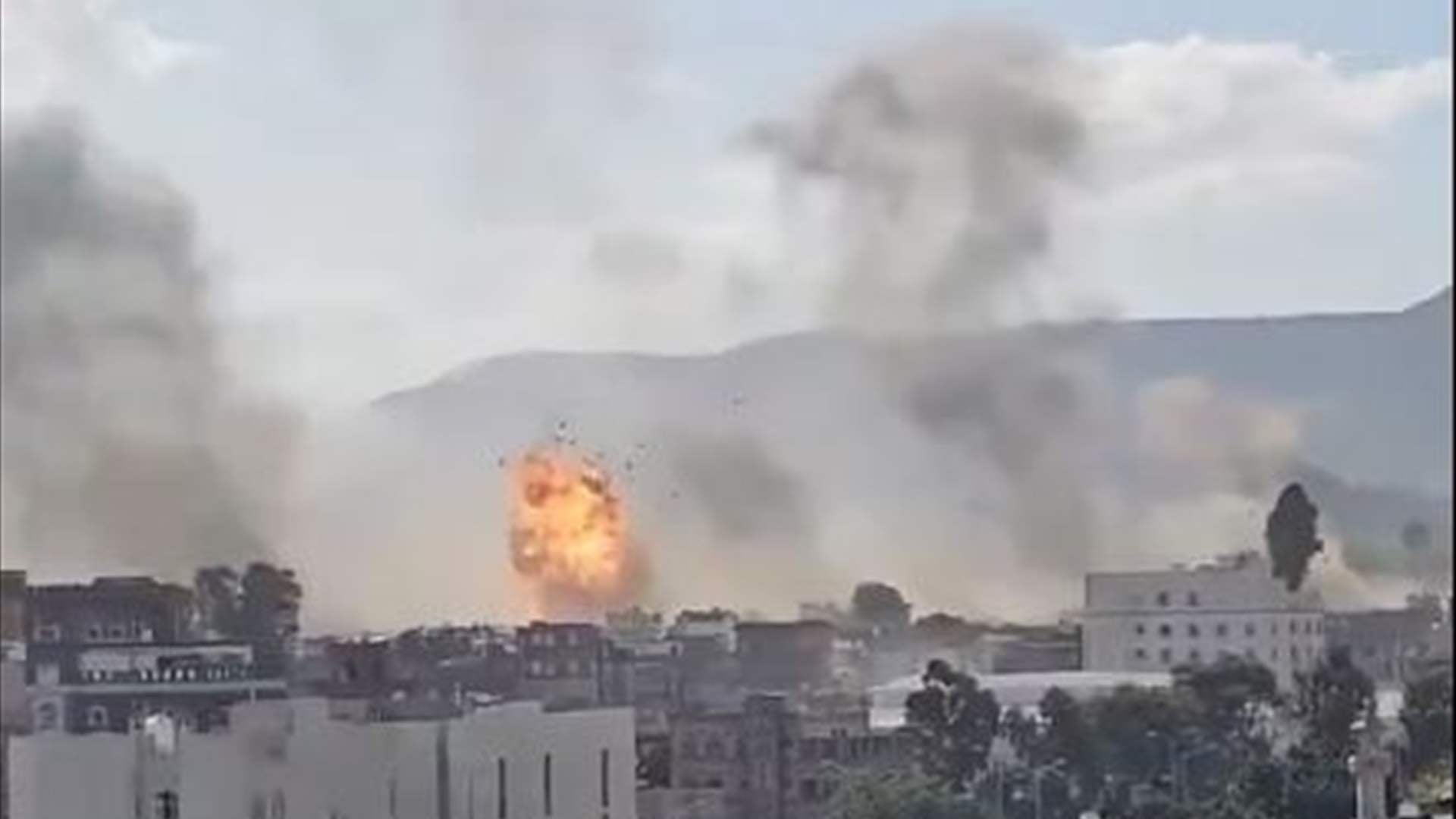 غارات جوية على مواقع تابعة للحوثيين