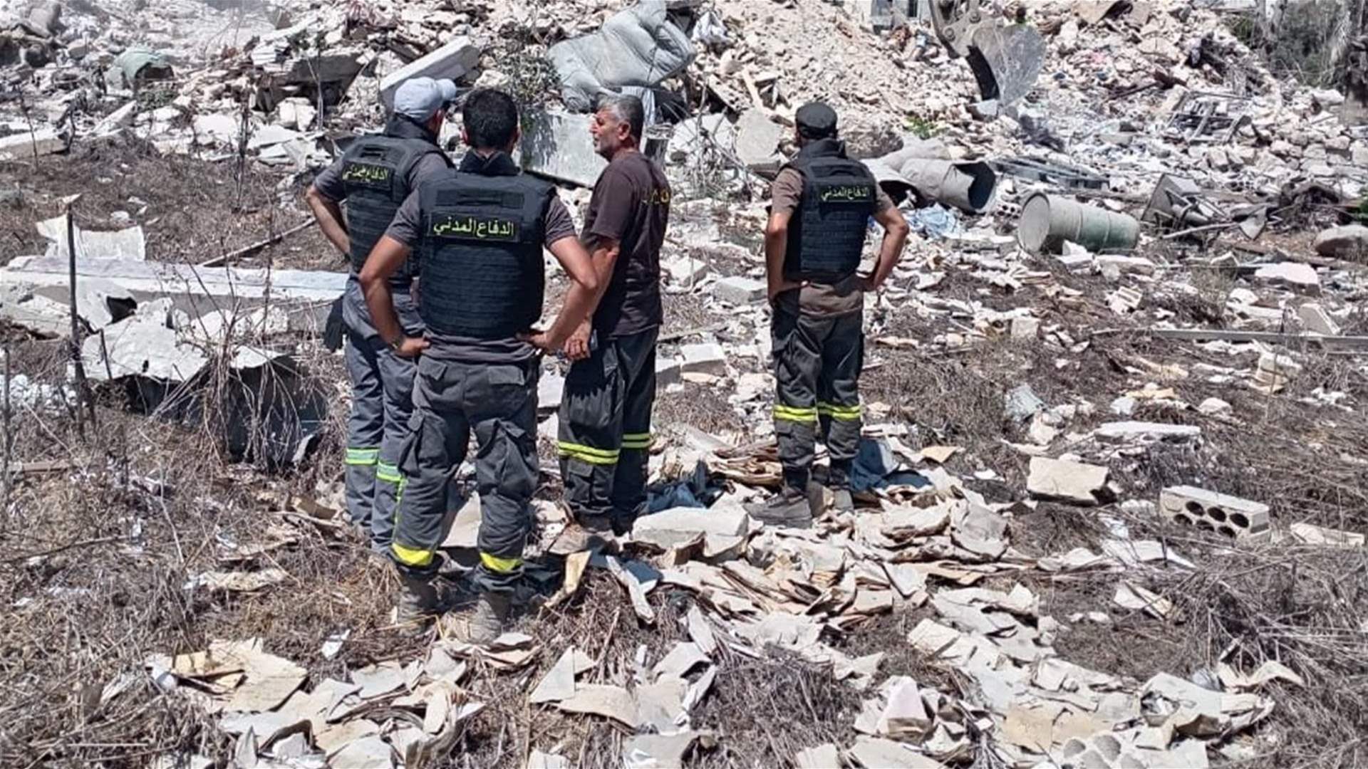 الدفاع المدني: مواصلة أعمال البحث والإنقاذ وتأمين السلامة العامة في زوطر الغربية