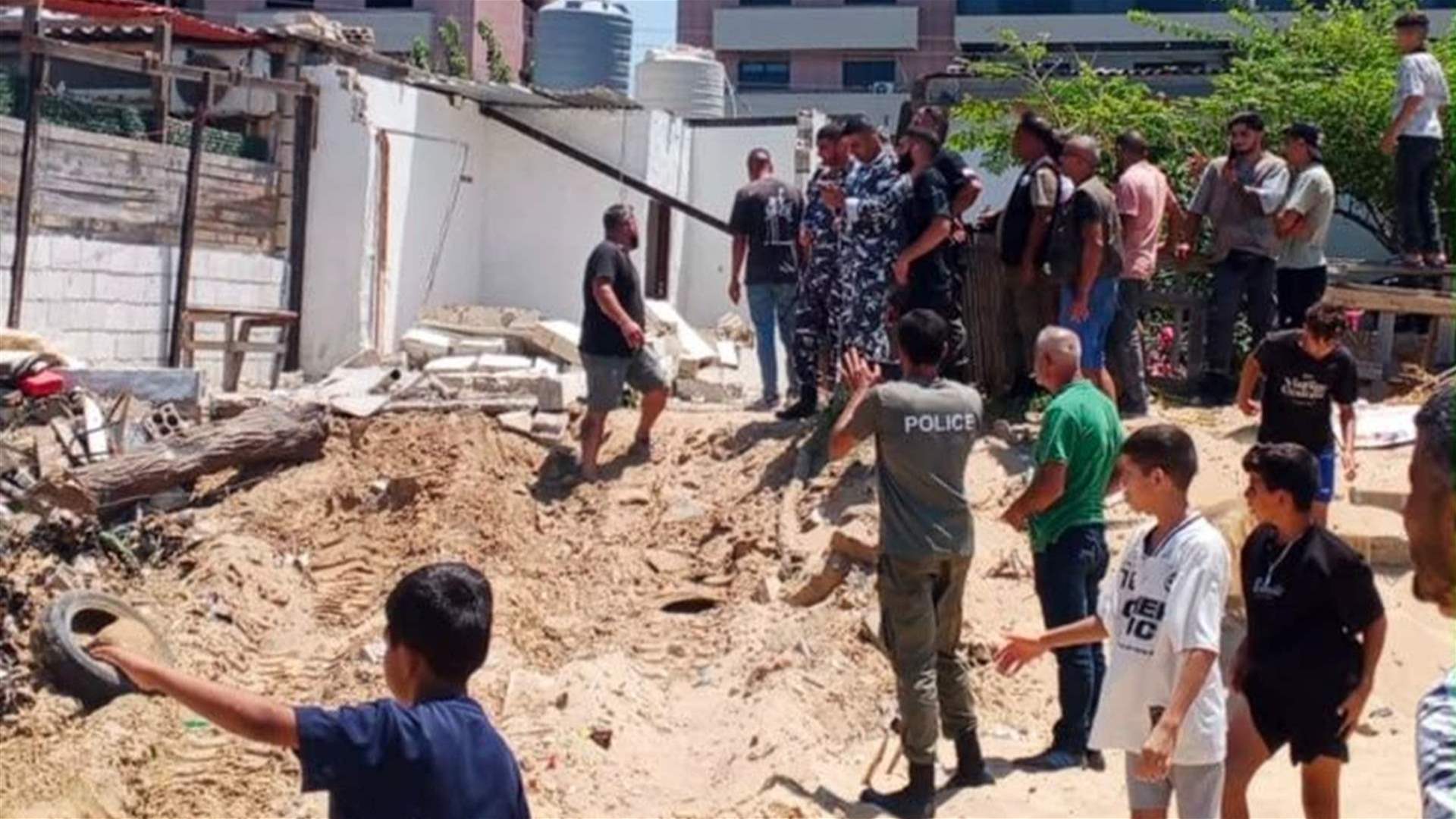 إزالة تعديات على الأملاك العامة على شاطئ جل البحر في صور