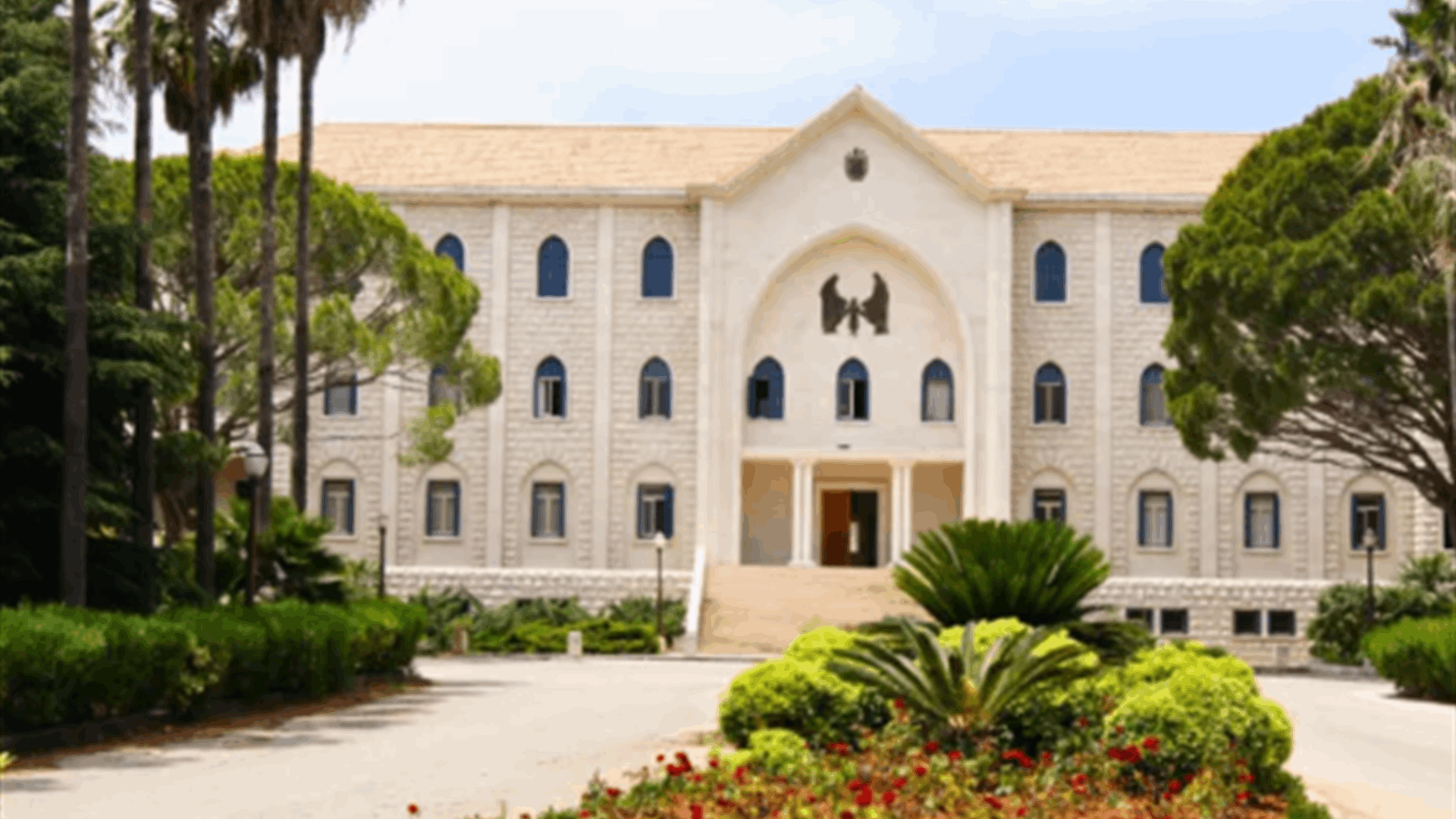 اللبنانية الأولى تزور دير العائلة المقدّسة في عبرين مهنّئة بتطويب البطريرك الحويّك