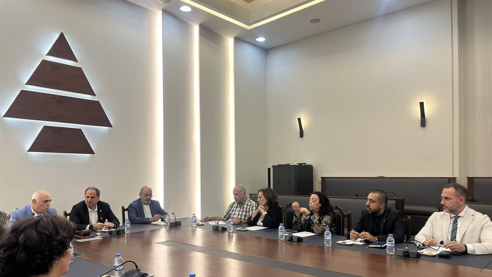 رئيس الكتائب عرض مع مجلس نقابة المحررين ملاحظات تتعلق بمشروع قانون الاعلام