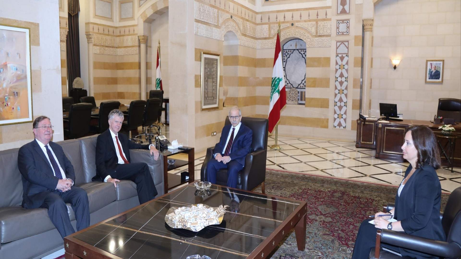 رئيس الحكومة بحث مع مستشار الأمن القومي البريطاني في مساعي وقف الحرب في المنطقة