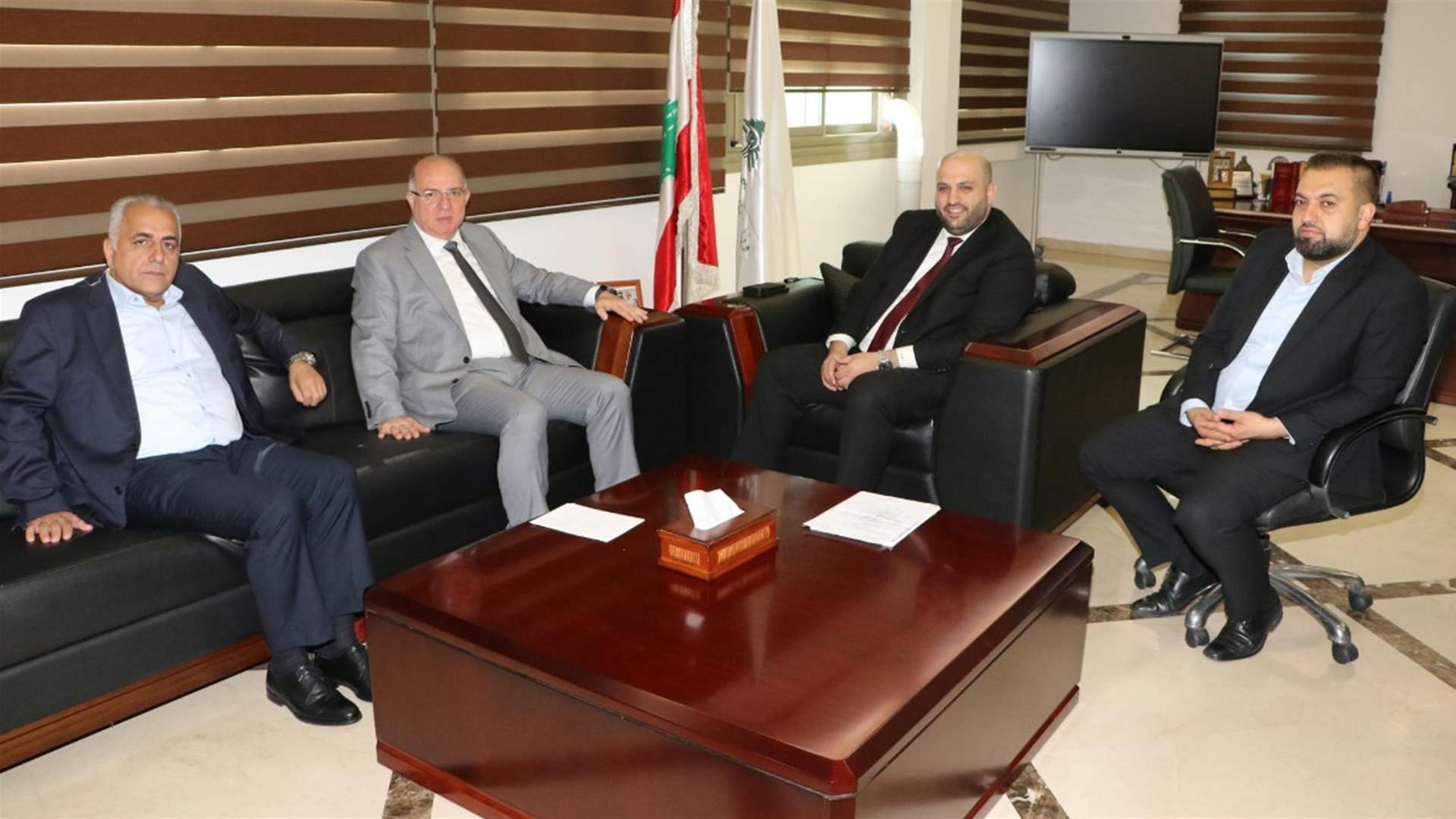 اتفاق بين وزارتي الصحة والعمل على الشراء الموحد للدواء... ناصر الدين: خطوة مهمة تؤمن أسعارا تنافسية لمصلحة المريض