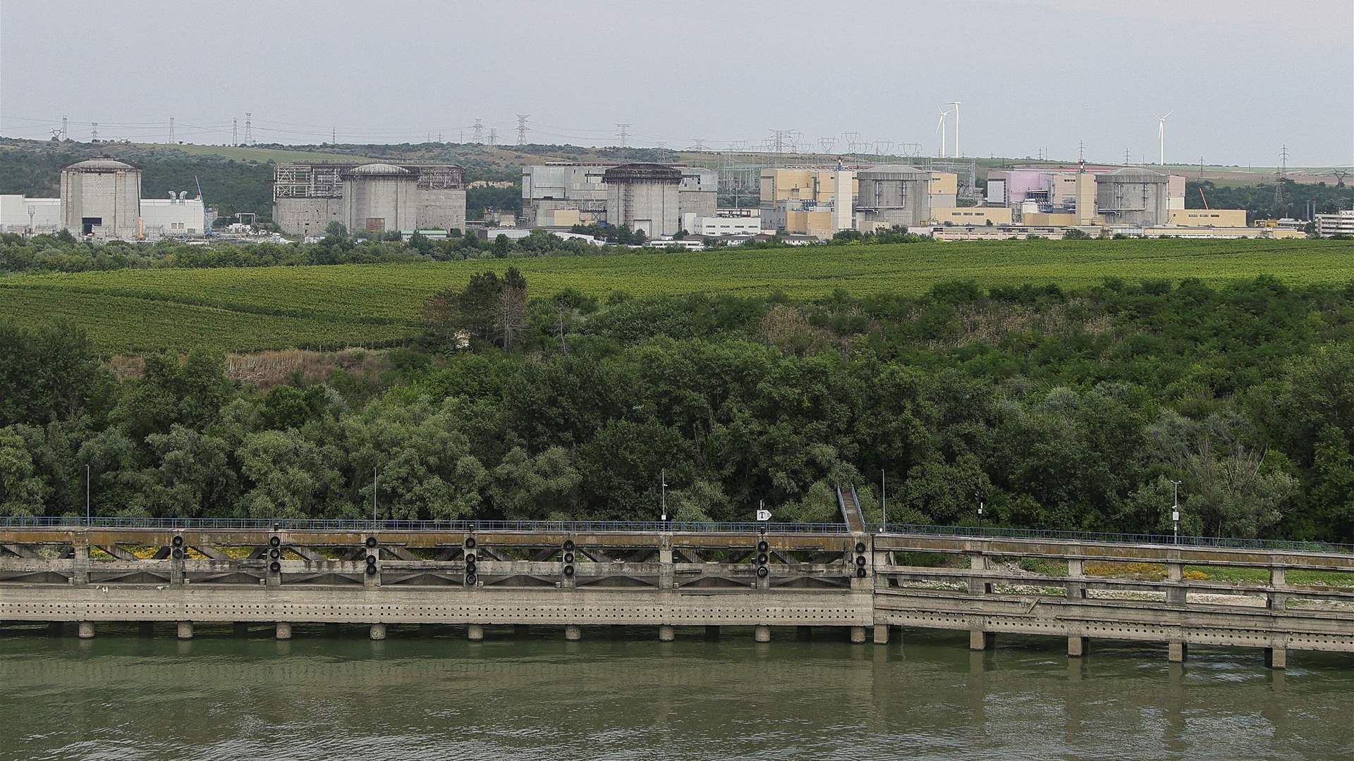 Romania begins shutdown of nuclear plant due to low Danube