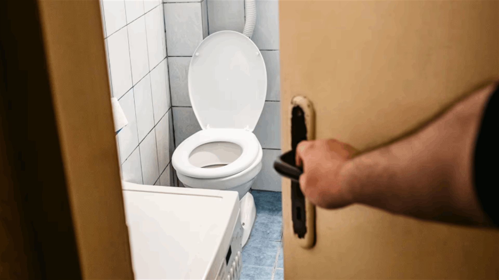 يبدأ بحرقة أثناء التبوّل وقد ينتهي بمضاعفات خطيرة... متى يصبح التهاب الإحليل مقلقًا؟