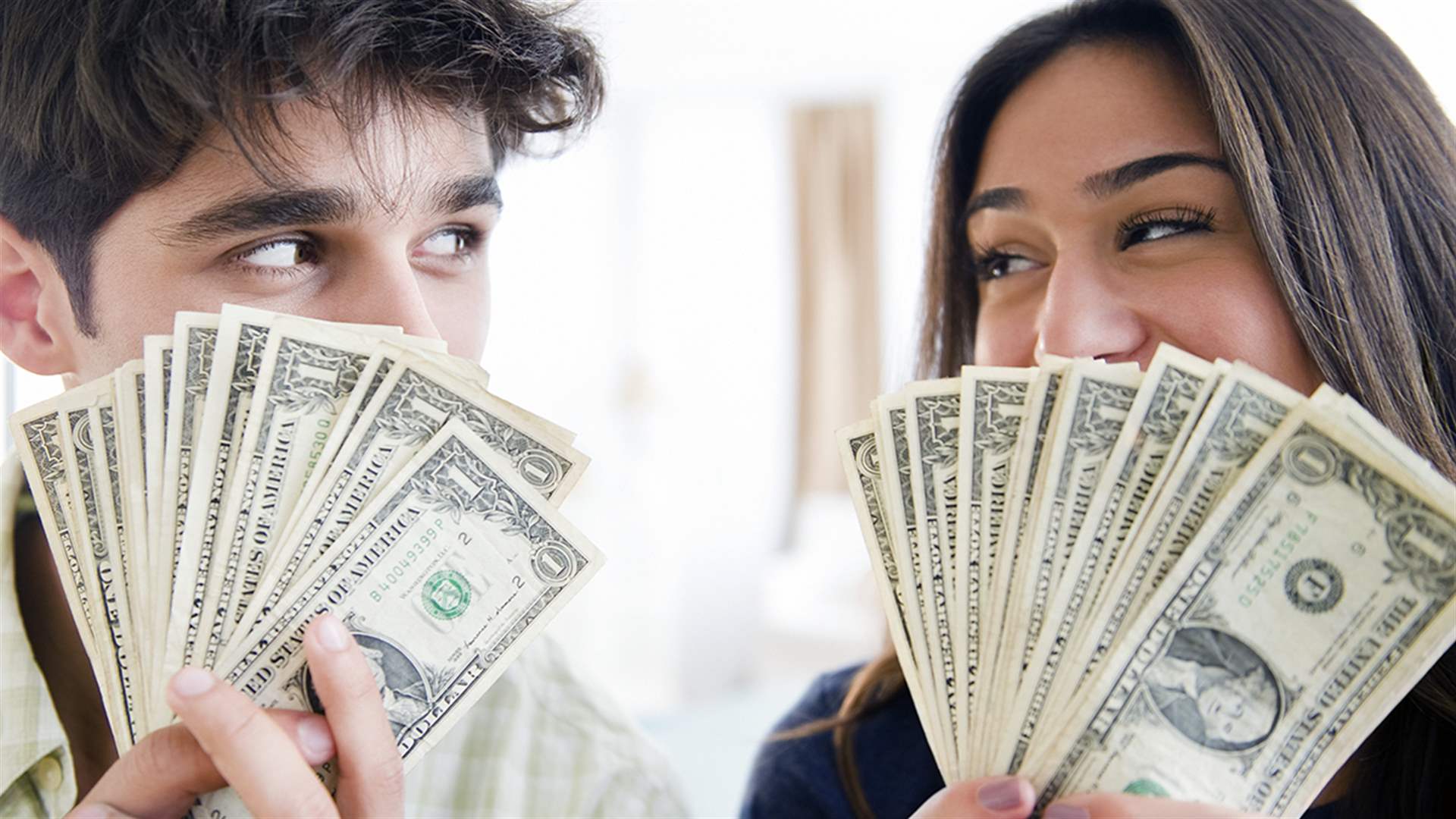 ليس الحب دائمًا السبب... "خصم صامت" يشعل الخلافات بين الأزواج وهذه طريقة مواجهته