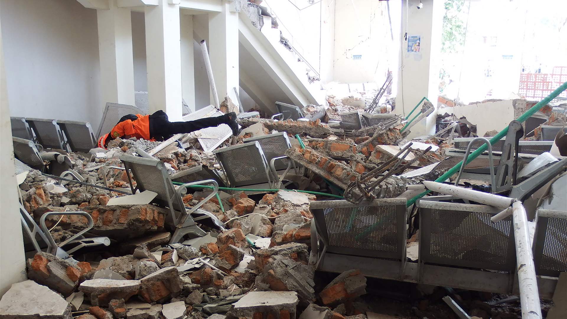 Indonesia quake death toll rises to 38: disaster official