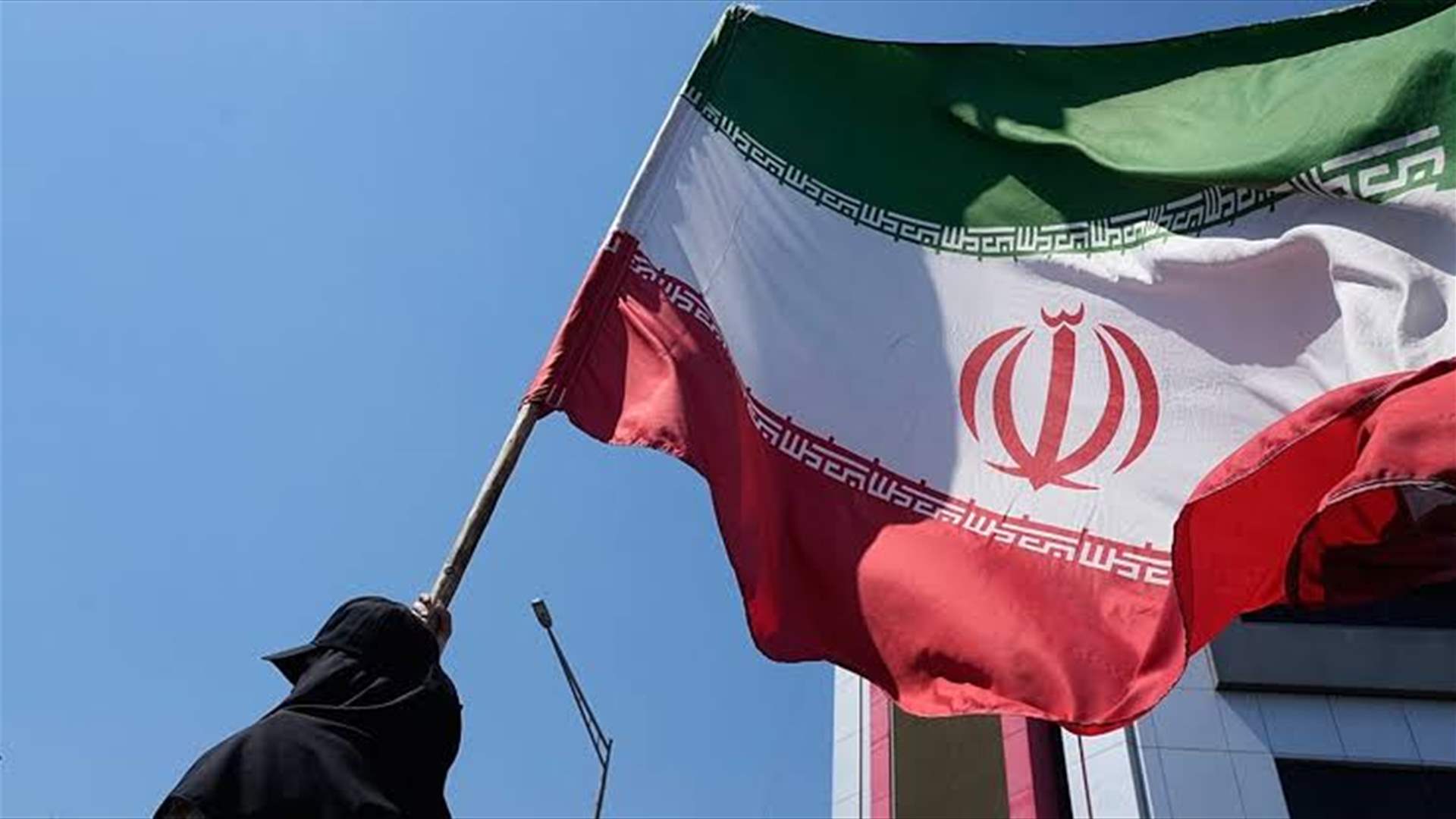 إيران تعلن أنها ضربت أهدافا للجيش الأميركي في الإمارات والكويت