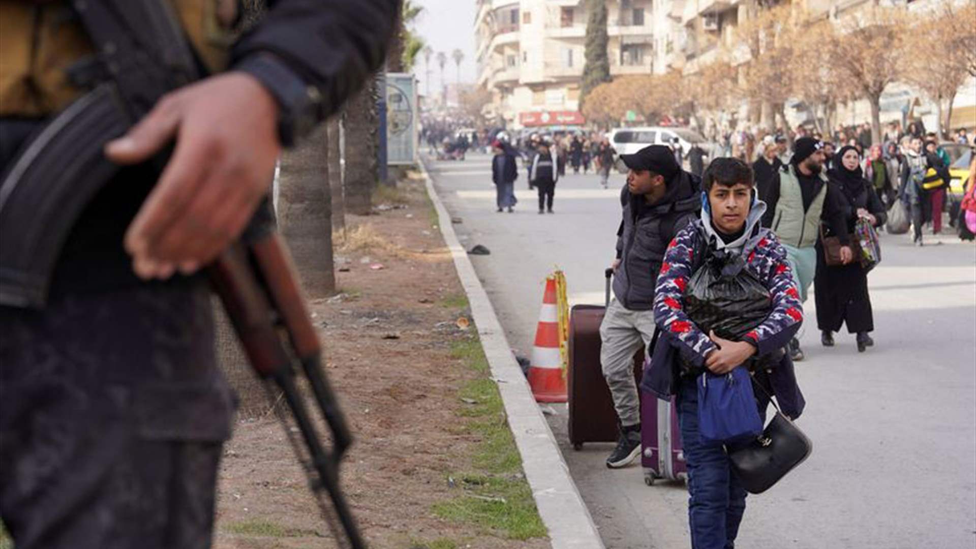 السلطات السورية تعلن "انتحار" شخص مرتبط بضابط سابق أثناء محاولة توقيفه