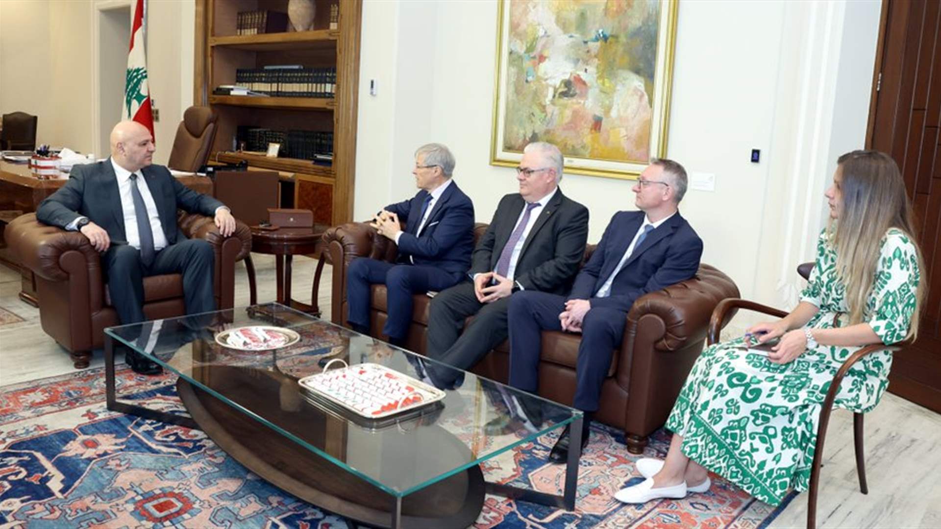 الرئيس عون إطّلع من مرشح رومانيا لمنصب الامين العام للمنظمة الدولية للفرانكوفونية داتشيان تشولوش على  رؤيته إلى مستقبل الفرانكوفونية وسبل تعزيزها وتفعيل دورها في العالم وضرورة مواكبتها لتطور العصر ولاسيما في المجال التكنولوجي