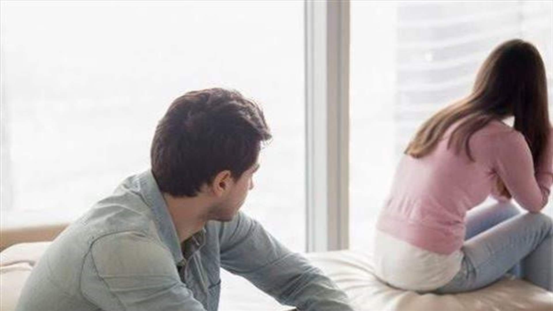 لا شجار ولا خلافات… متى يصبح الهدوء بين الزوجين إنذارًا بانتهاء العلاقة؟