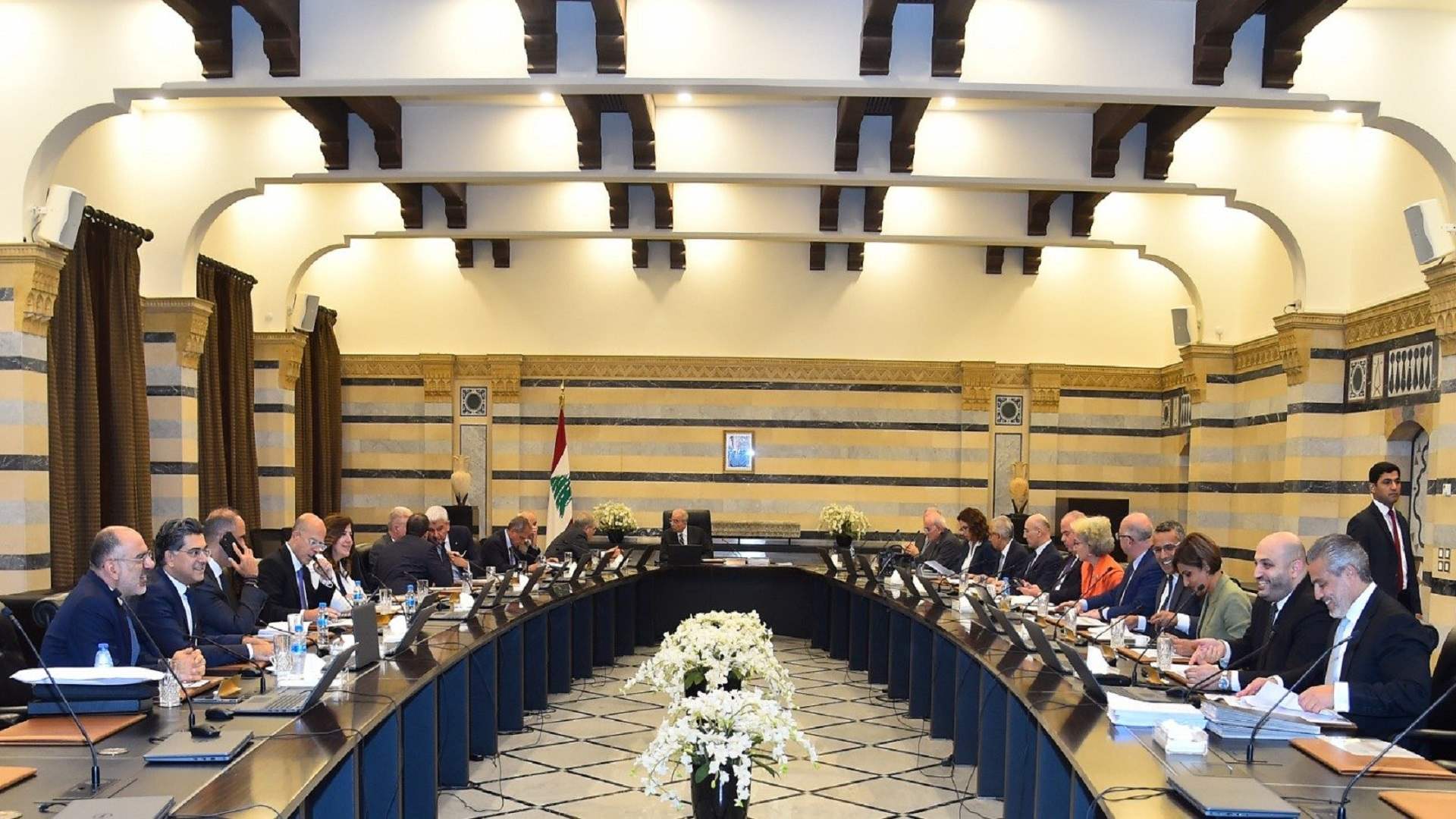مصادر سياسية لـ"الجمهورية": الحكومة تحاول تفعيل دورها في الجنوب على خطوط عدة