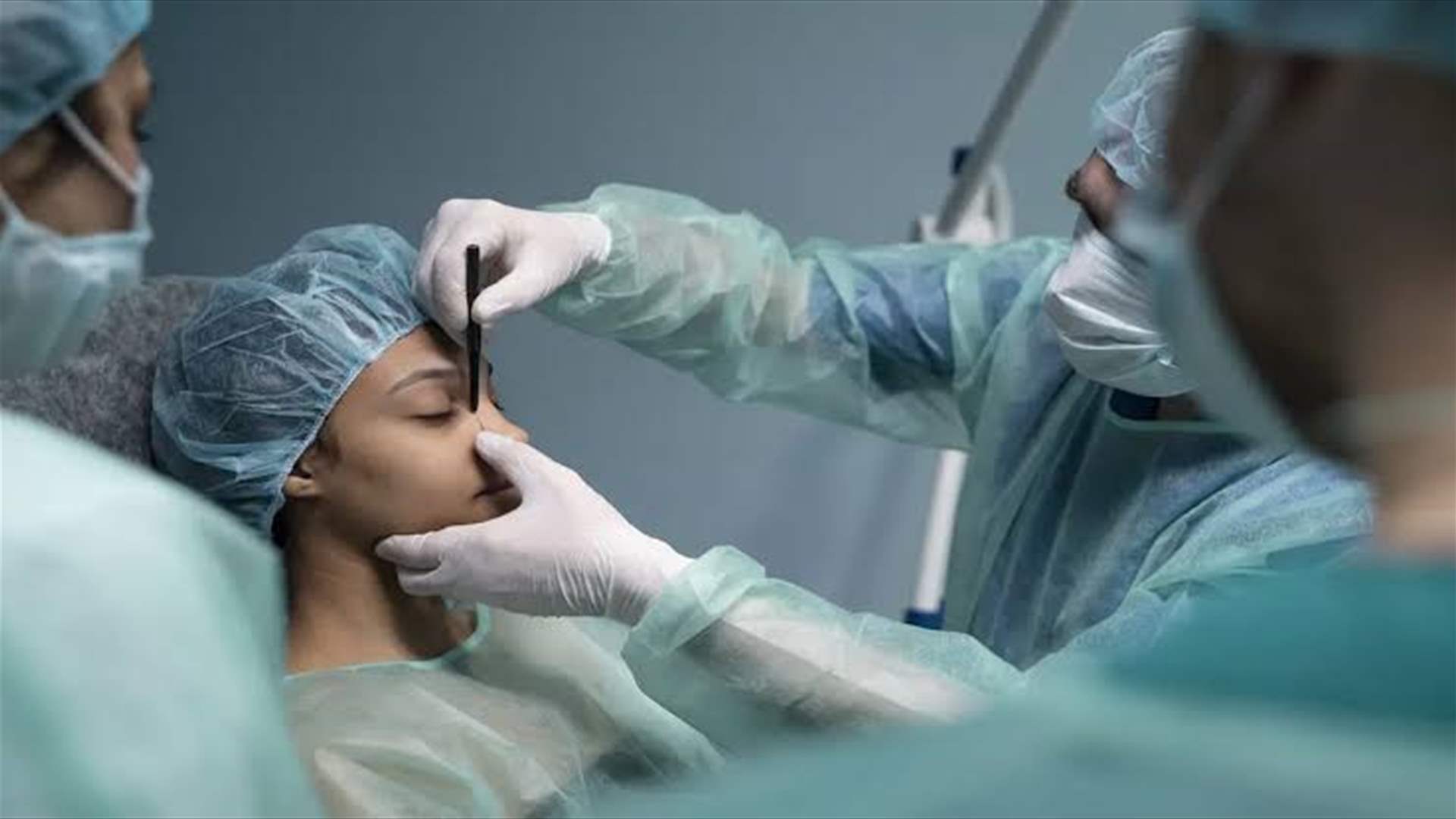 متى يصبح شدّ الوجه مبكراً أو متأخراً؟ جراح تجميل يكشف التوقيت المثالي