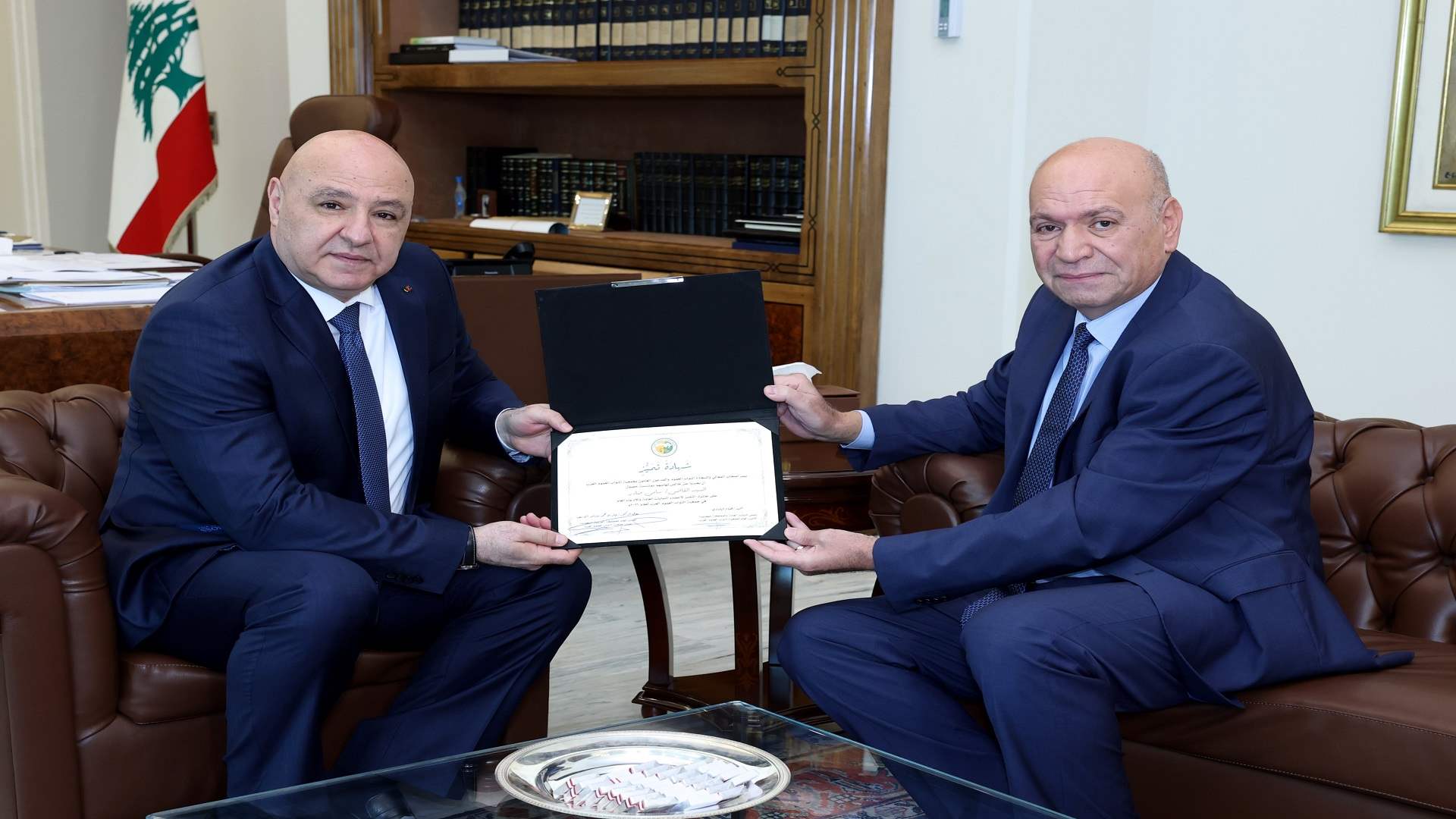 الرئيس عون هنأ القاضي سامي صادر بنيله شهادة التميّز من جمعية النواب العموم العرب لعام 2026