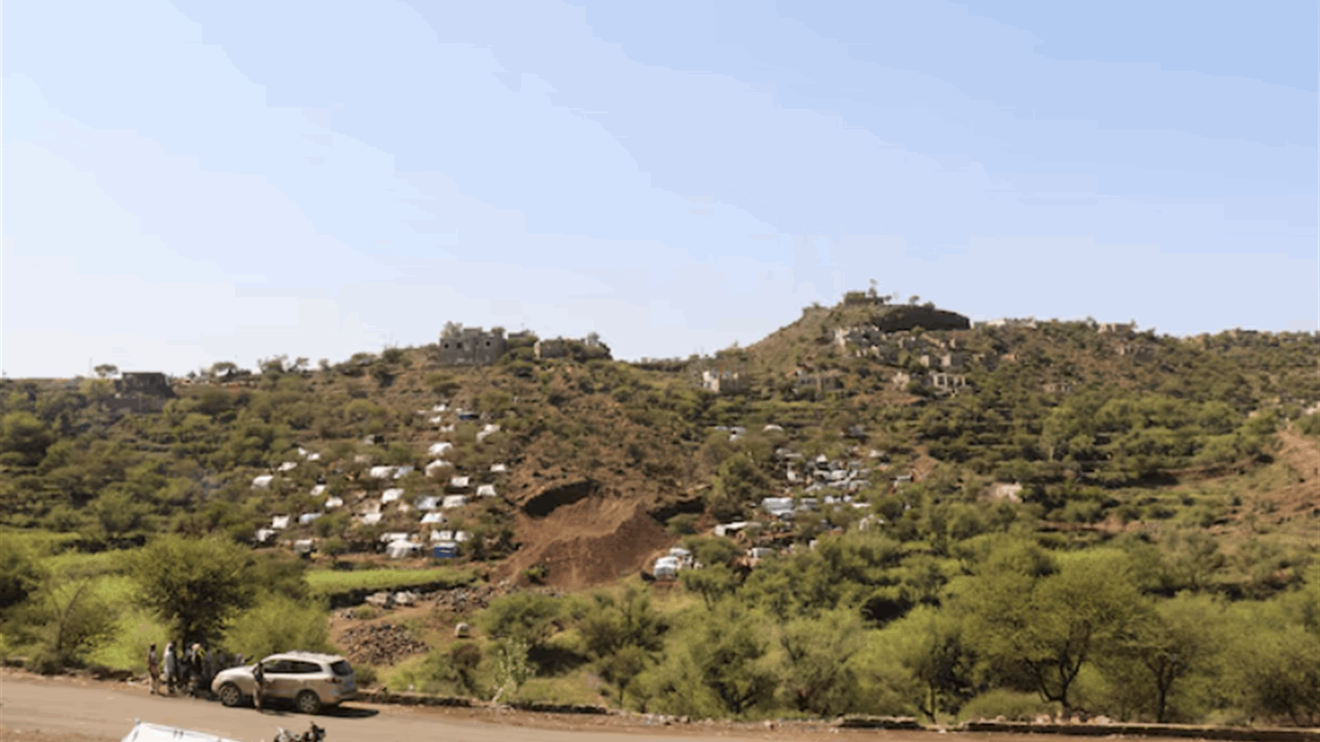 Yemen says government forces repel Houthi push on key Taiz-Aden route