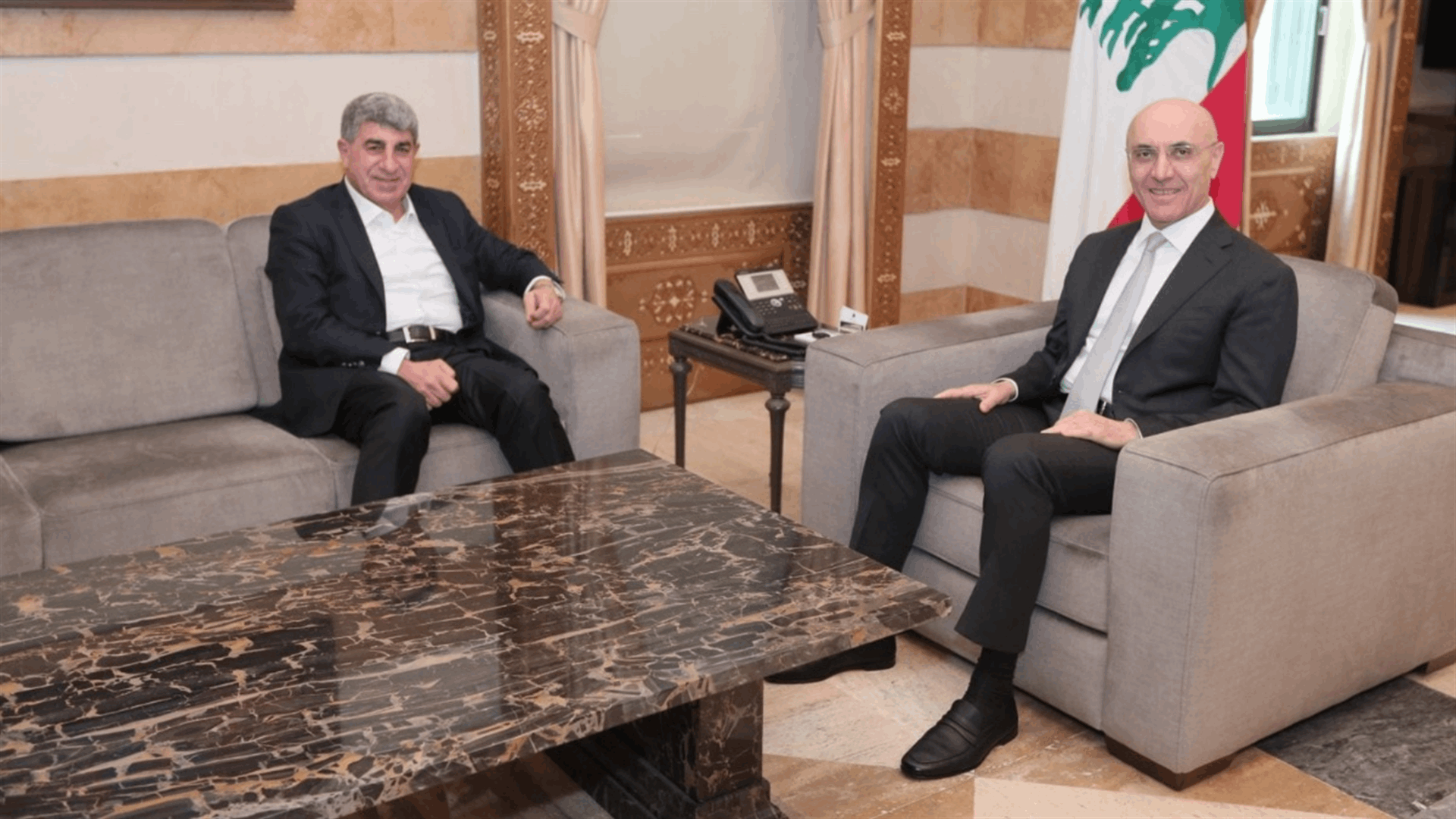 الحجار استقبل طليس وأكد مواصلة ضبط مخالفات النقل البري والعمالة غير الشرعية في القطاع