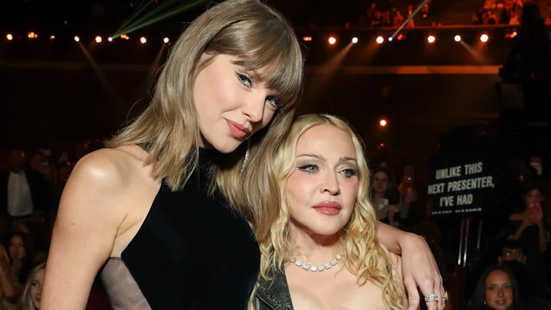 تايلور سويفت تحطم الرقم القياسي في جوائز MTV VMAs… ومادونا تحصد لقب فنانة العام (فيديو)