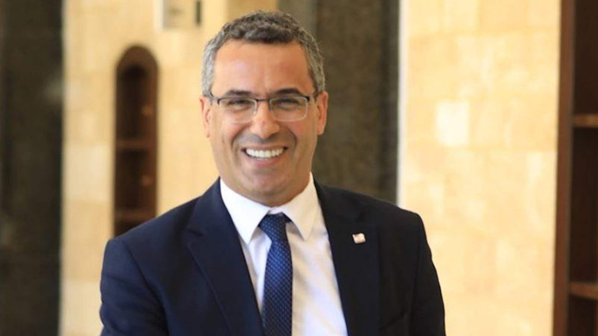 "الزراعة" تواصل تنفيذ خريطة طريق تصدير أكثر من 100 ألف طن وهاني يشكر لـCMA CGM خفض كلفة شحن التفاح اللبناني