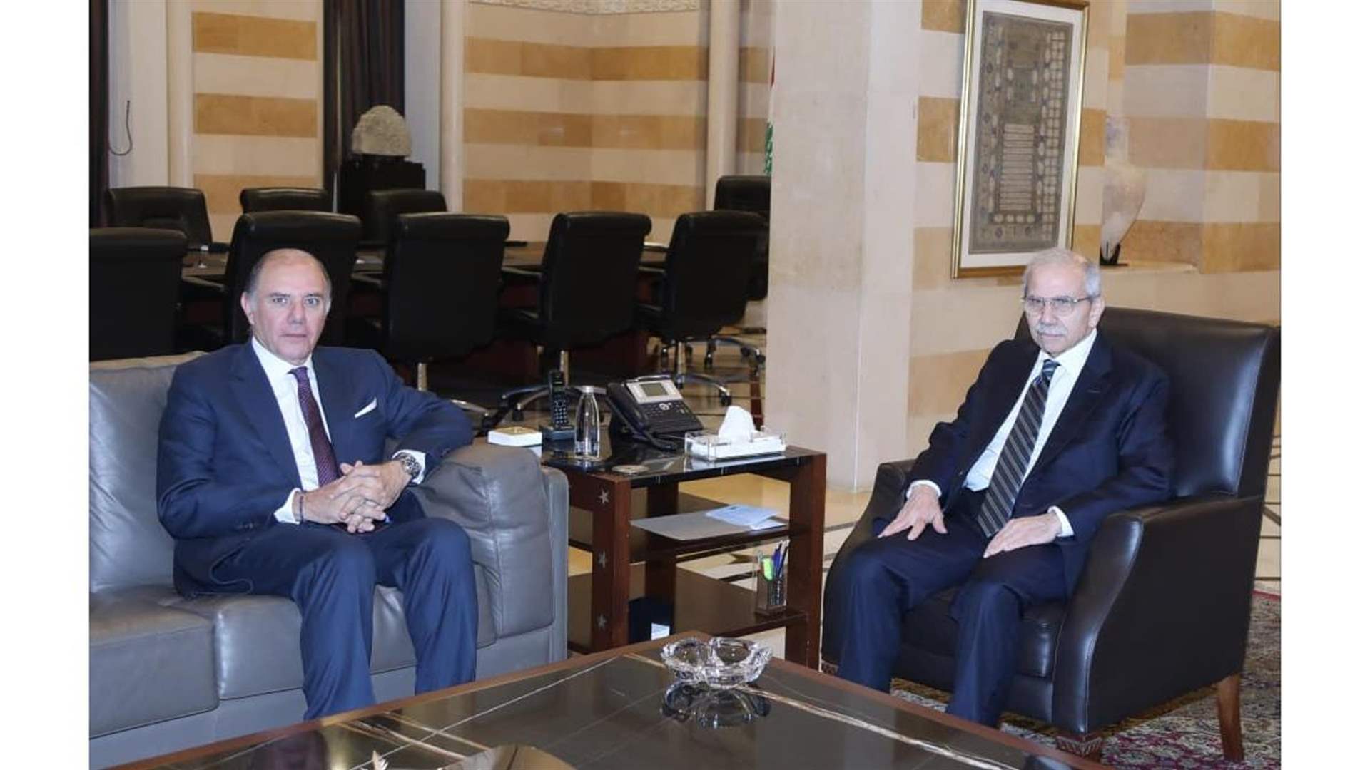 سلام بحث وحاكم مصرف لبنان في الأوضاع المالية والمصرفية