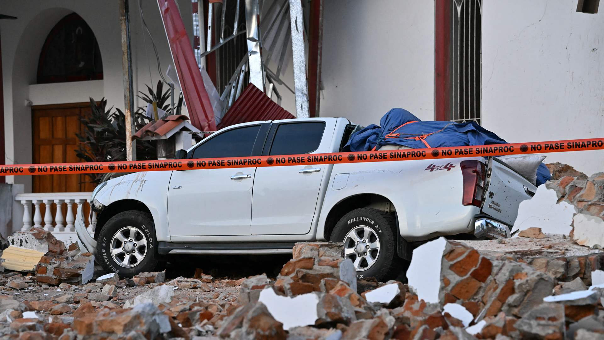 Major earthquake hits Panama, injures at least 27
