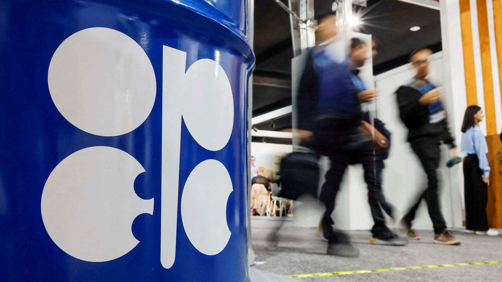 OPEC cuts 2026 oil demand growth forecast to 400,000 bpd, sees pent-up demand in 2027