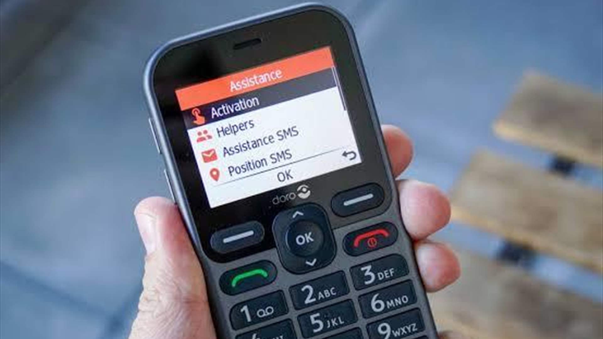 العودة إلى الهاتف التقليدي... موضة جديدة أم محاولة لاستعادة الحياة؟