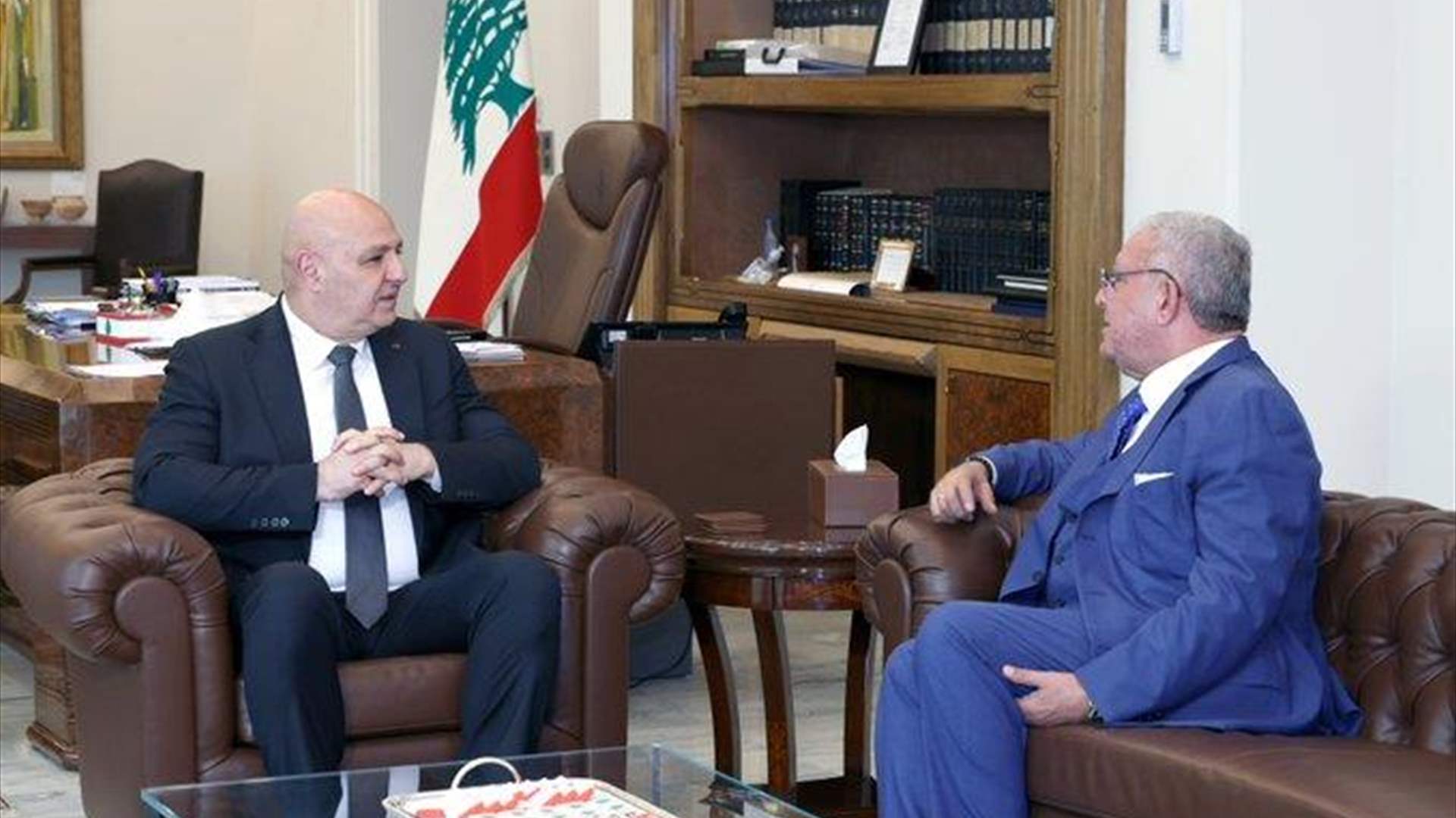 عون بحث التطورات مع نهاد المشنوق واطلع من أبو جودة على التحضيرات لإطلاق برنامج التحول الرقمي للبلديات