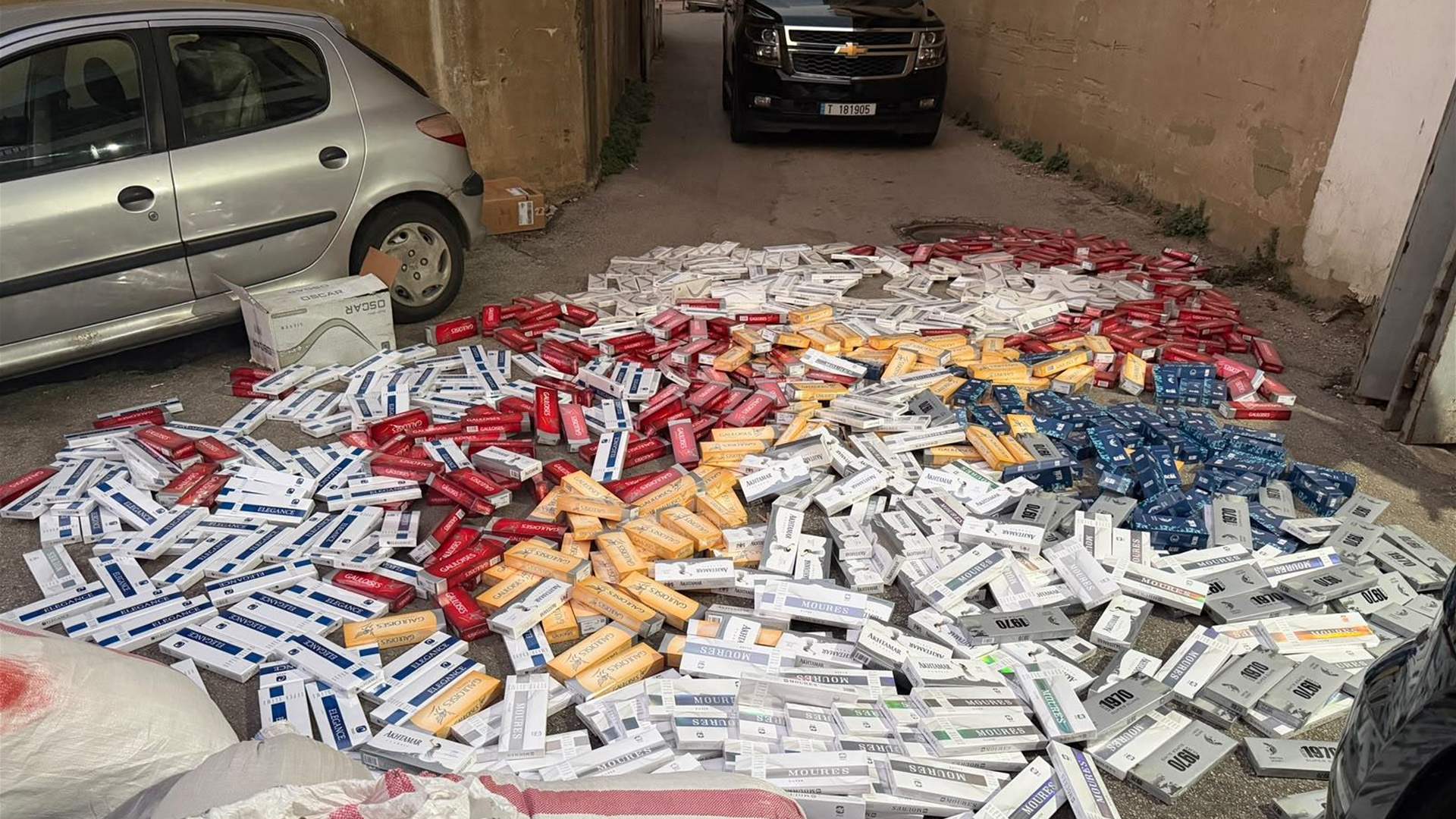 الجمارك تضبط كميات من التنباك والدخان المهرّب في جل الديب وصيدا