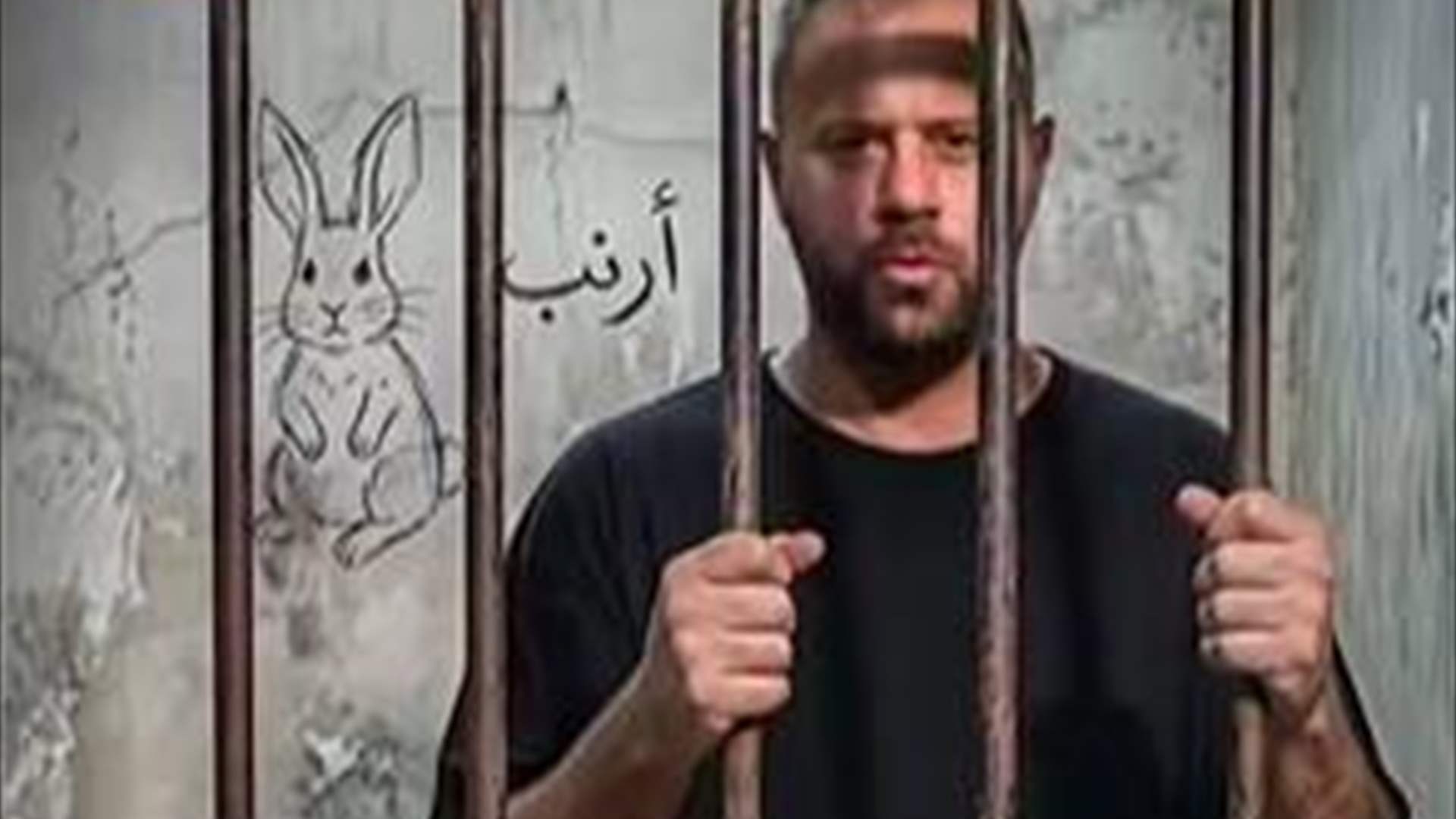 العفو العام ينهي ملاحقة "دكتور فود" في قضية مخدرات... وهكذا استقبلته والدته (فيديو)