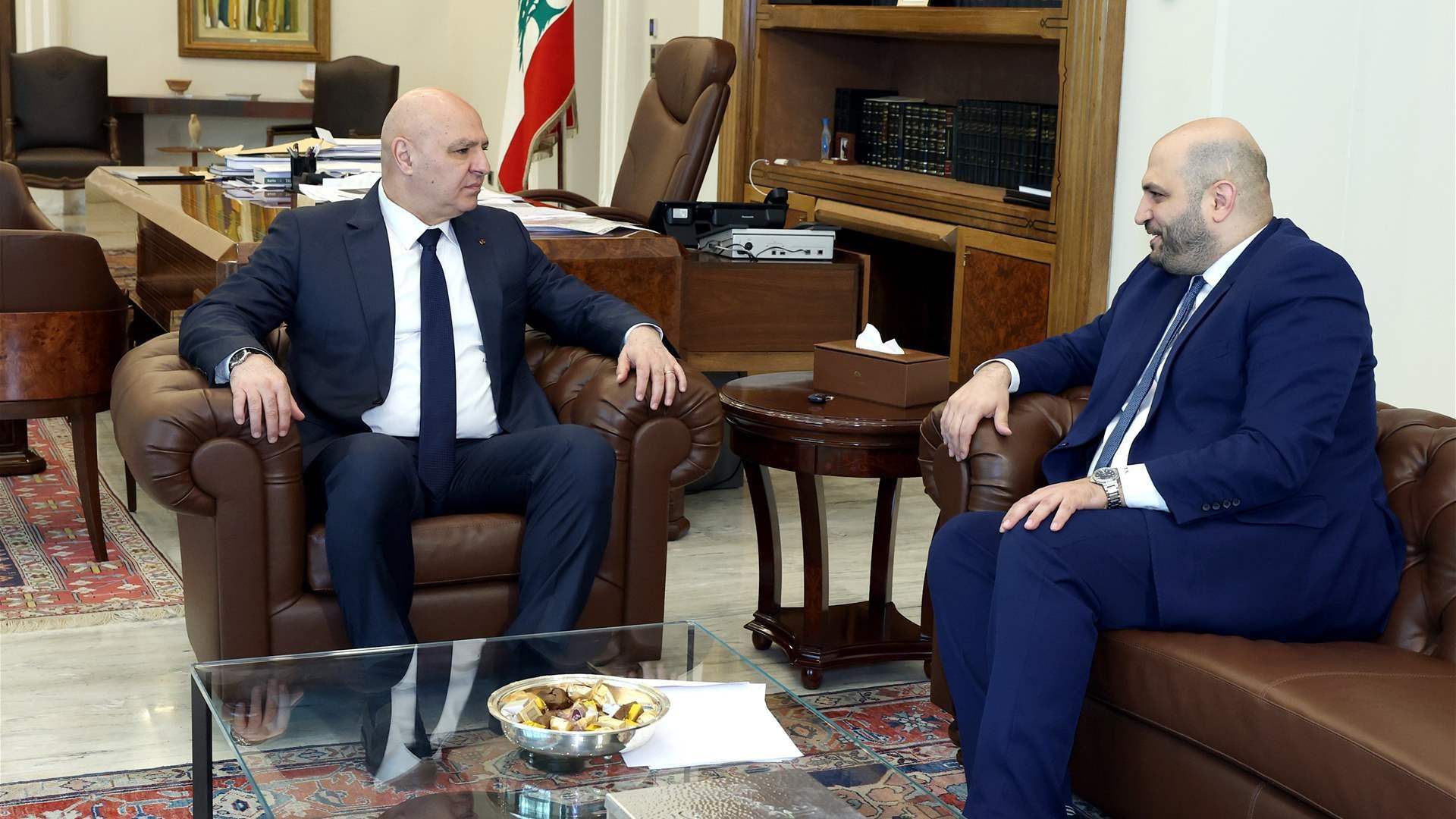 الرئيس عون اتصل بوزير الصحة مثنيا على عمله وإجراءاته الإصلاحية فى ملف الدواء