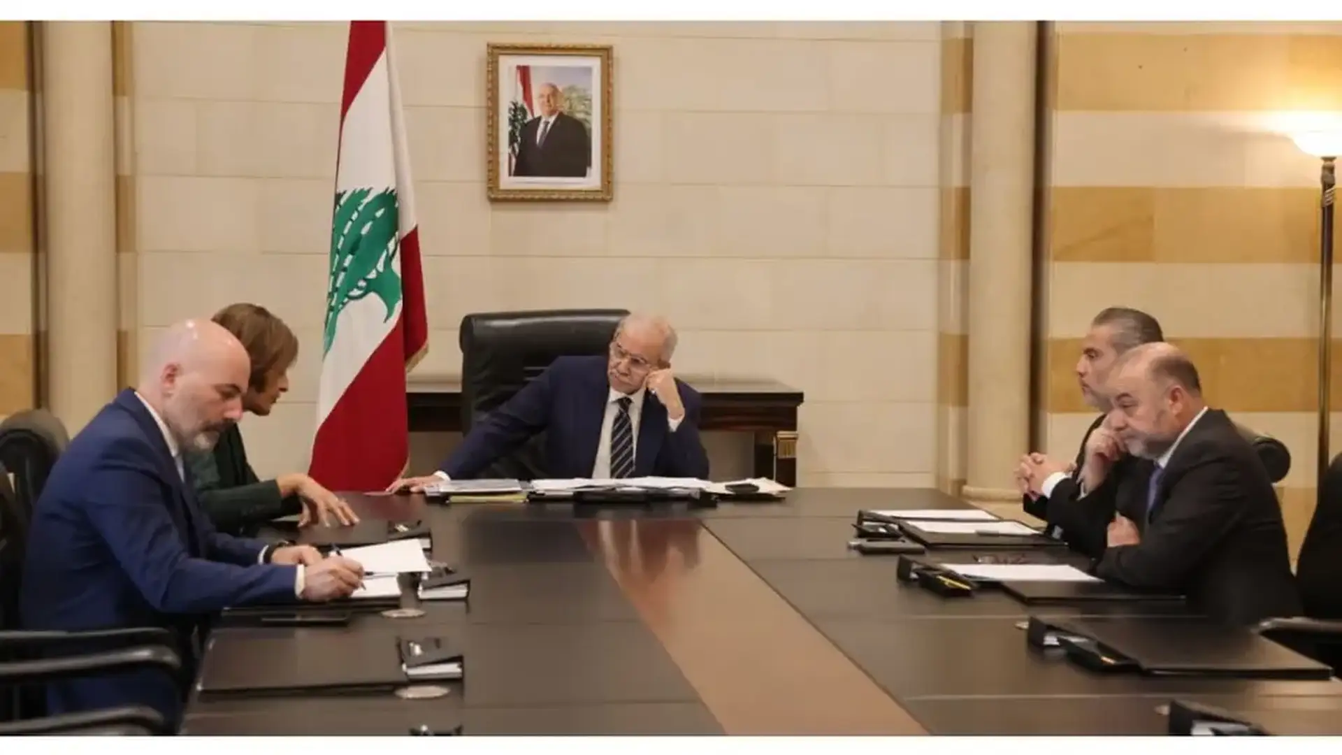 رئيس الحكومة ترأس اجتماعا بحث في الملفات البيئية والنفايات واستقبل وفداً من الاتحاد الدولي للشباب الاشتراكي والشباب التقدمي
