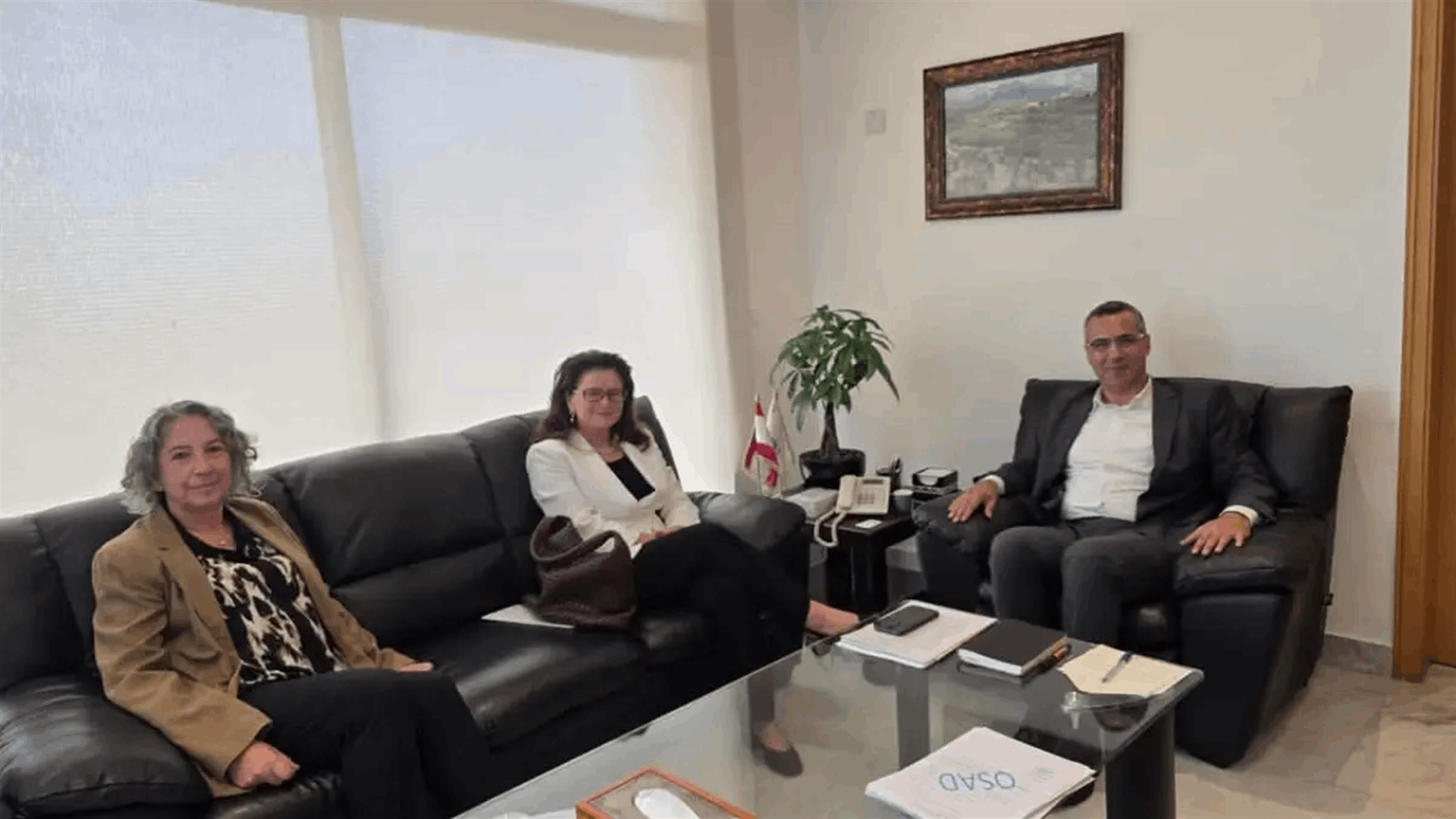 هاني بحث تطوير الزراعات الواعدة وحماية الغابات ودعم الإنتاج الحيواني والتحضير لمعرض "Agri-Lebanon"