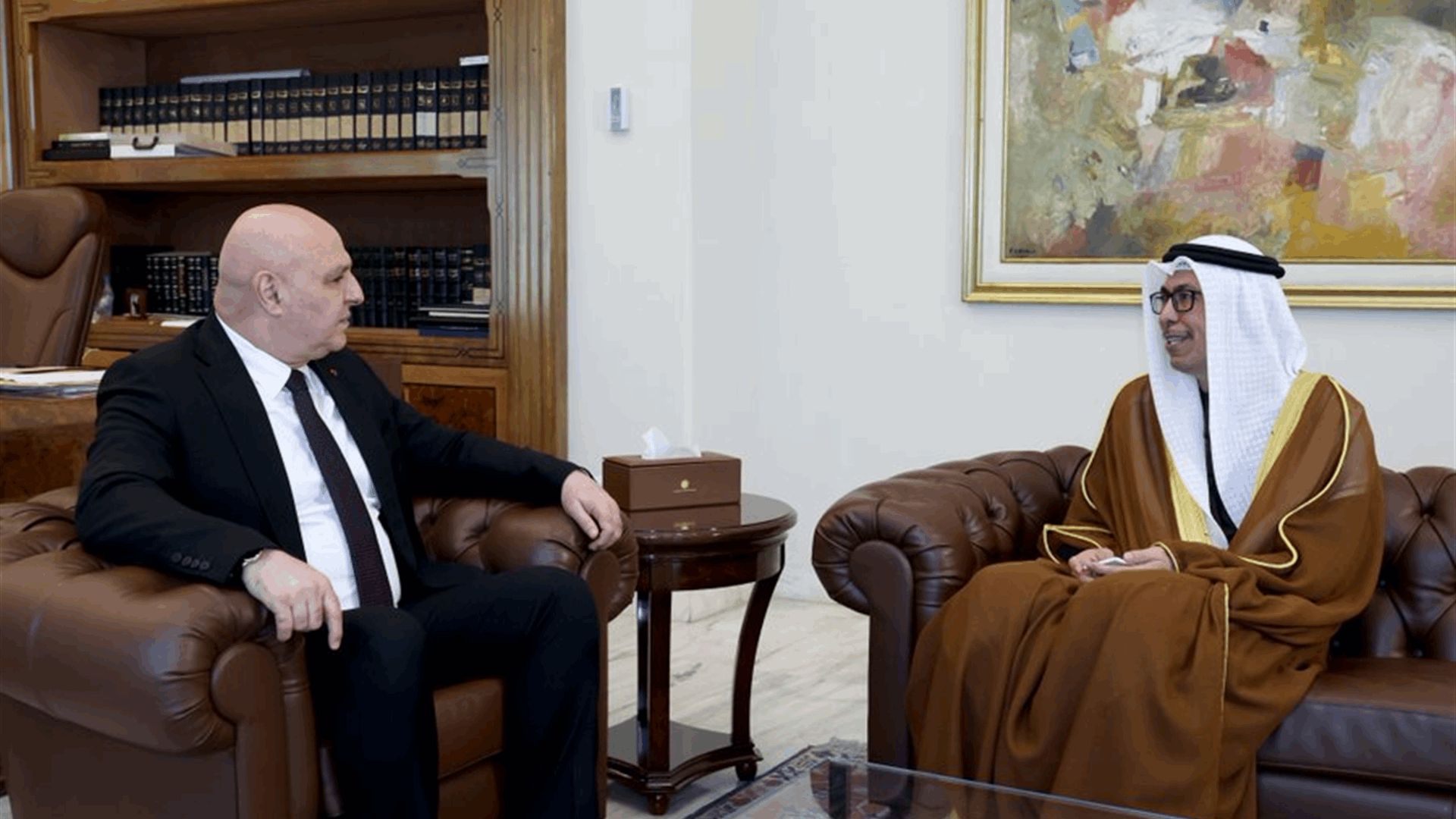 الرئيس عون عرض مع سفير دولة الإمارات العربية المتحدة فهد سالم سعيد الكعبي العلاقات الثنائية بين لبنان والإمارات إضافةً إلى الأوضاع العامة في لبنان والمنطقة في ضوء التطورات الراهنة