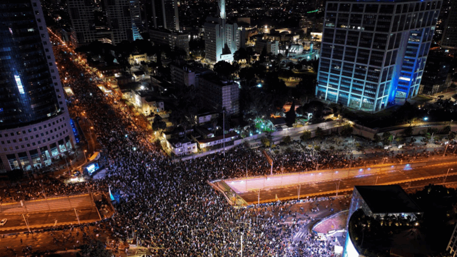 Tens of thousands of Israelis protest against Netanyahu justice plans