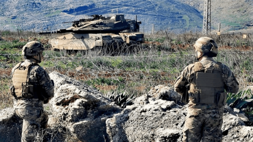 دبابة اسرائيلية تجاوزت السياج التقني وتمركزت في منطقة مفتوحة في منطقة الحمامص... وانتشار للجيش