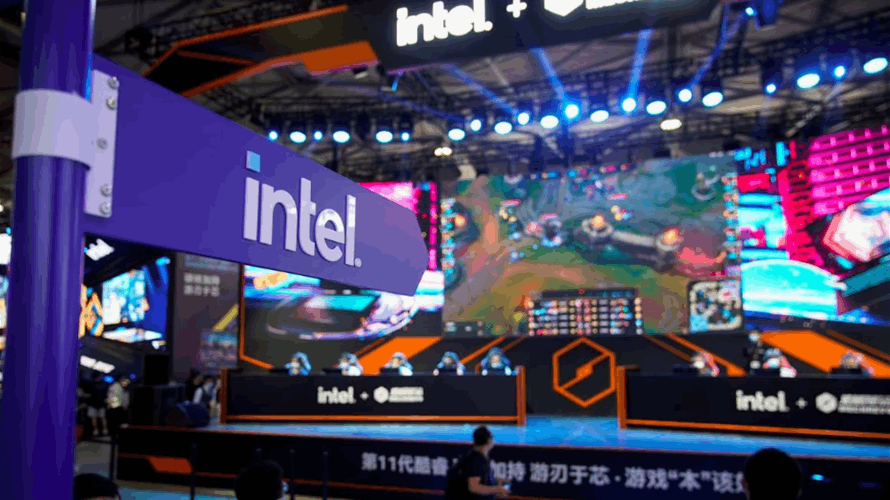 Intel's 'historic collapse' triggers selloff in chip stocks