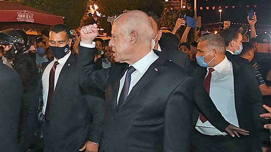 الرئيس التونسي قيس سعيّد يقيل وزيرين