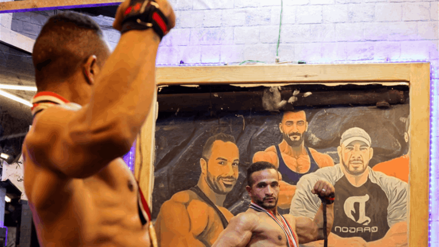 Egyptian bodybuilder collects trash to fund his dream
