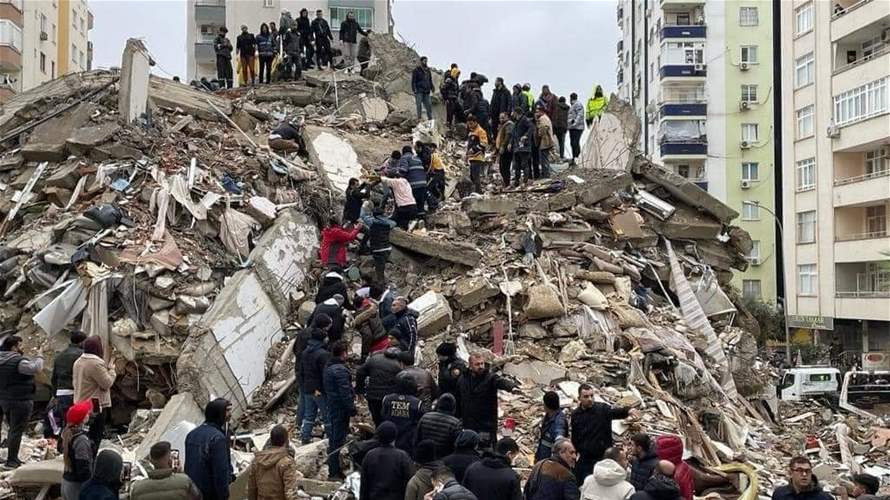 توقيف أربعة أشخاص في تركيا بعد منشورات على الشبكات الإجتماعية تتعلق بالزلزال