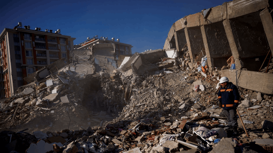 Turkey turns to tents and tourist resorts to house quake's homeless