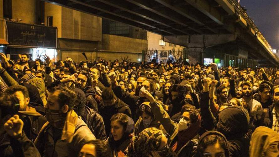 Overnight protests rock Tehran, other Iranian cities