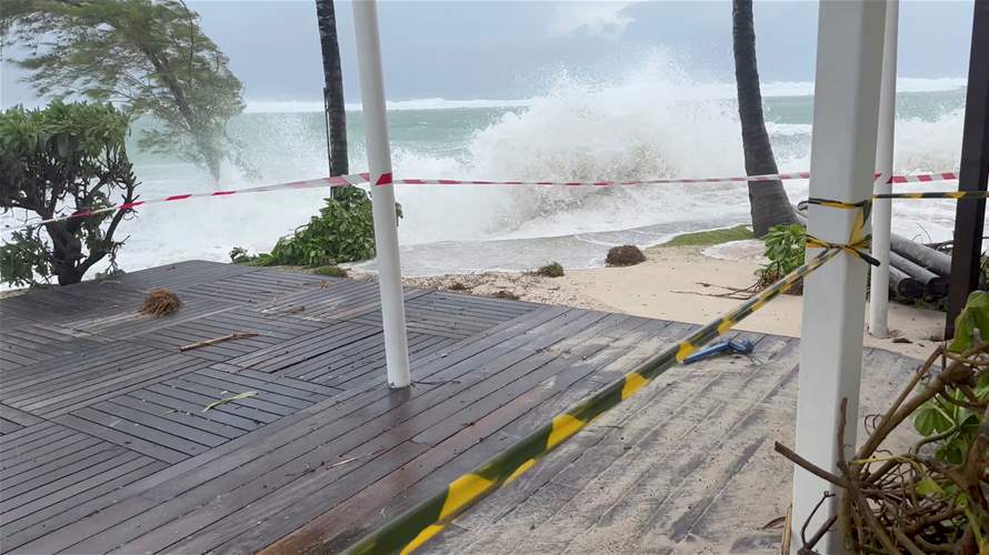 As cyclone nears, Mauritius and Madagascar brace for floods, storm surge