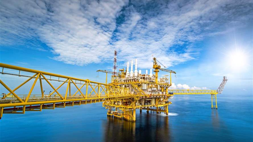 Iraq signs oil and gas deals with UAE's Crescent Petroleum, Chinese firms