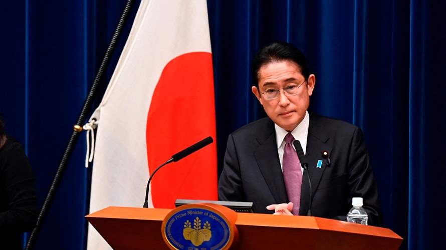 With backing from business lobby, Japan PM calls for workers' pay hikes