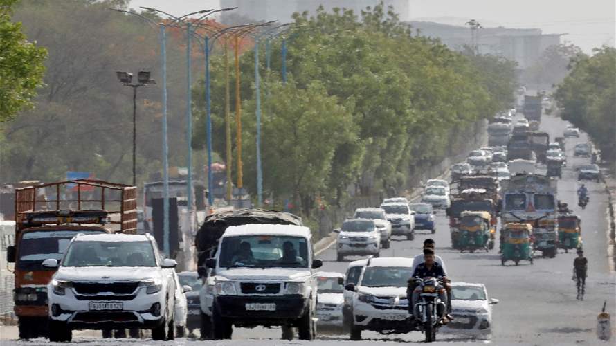 India warns of heat waves, expects surge in heat-related illnesses