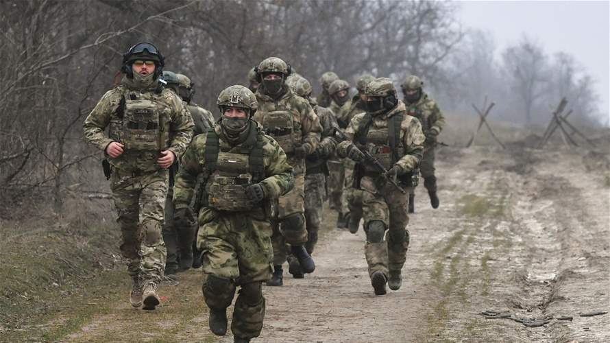 الجيش الروسي يؤكد صد هجوم "كثيف" بالمسيرات في القرم