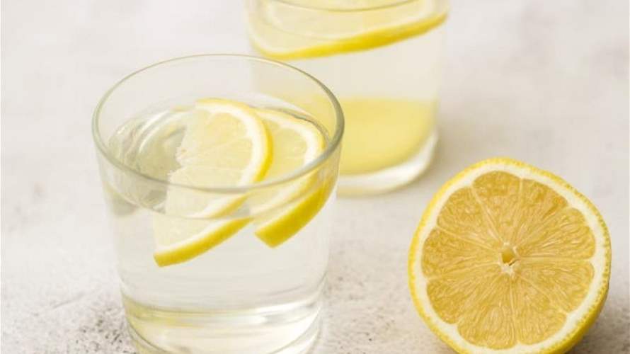 إليكم فوائد شرب ماء الحامض الدافئ صباحًا!