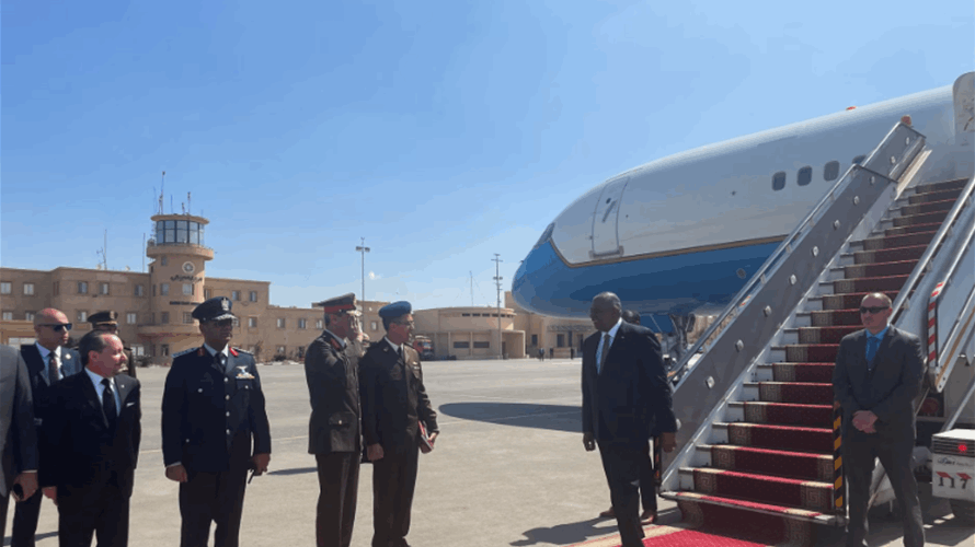 In Egypt, Pentagon chief seeks to balance human rights and security