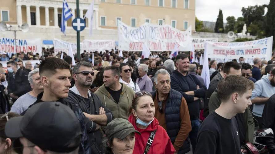 Thousands take part in new Greece protest over train crash 
