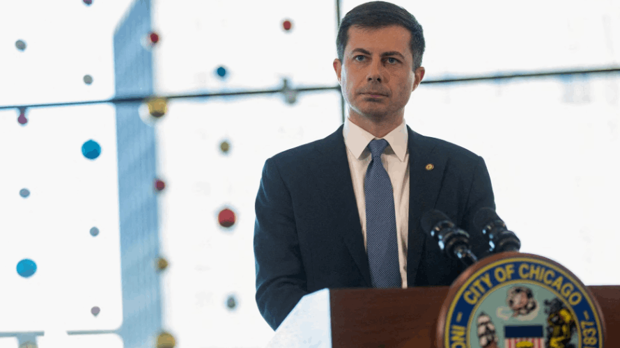 Biden administration wants Congress to bar airlines from charging family seating fees